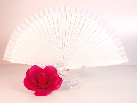 Abanico de madera blanco