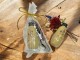 Regalo de boda miniatura de bebida con sacacorchos