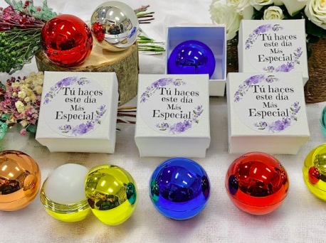 B&aacute;lsamo de labios en caja de regalo