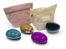 Neceser de pana con cepillo compacto en colores surtidos para detalles de boda
